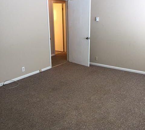 3rd image of 1801 N Rosewood Ave