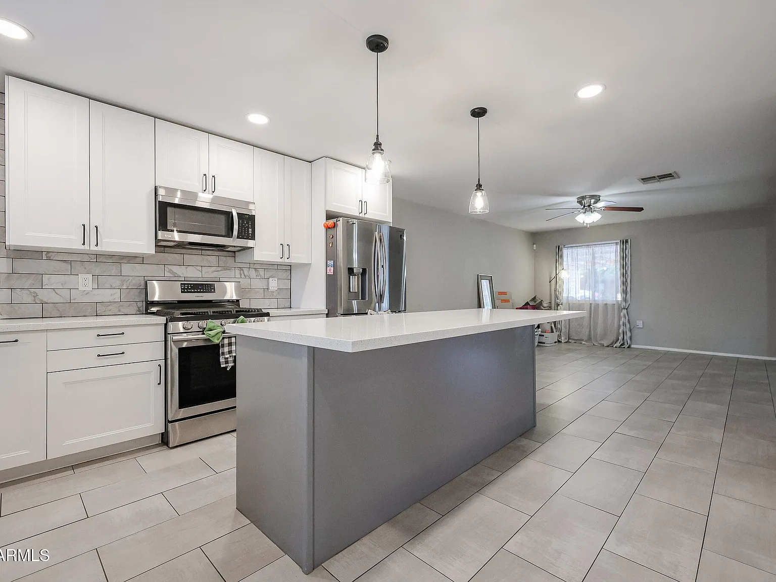2 bed, 2.5 bath, 1762 sqft, $3,000 — Photo 3