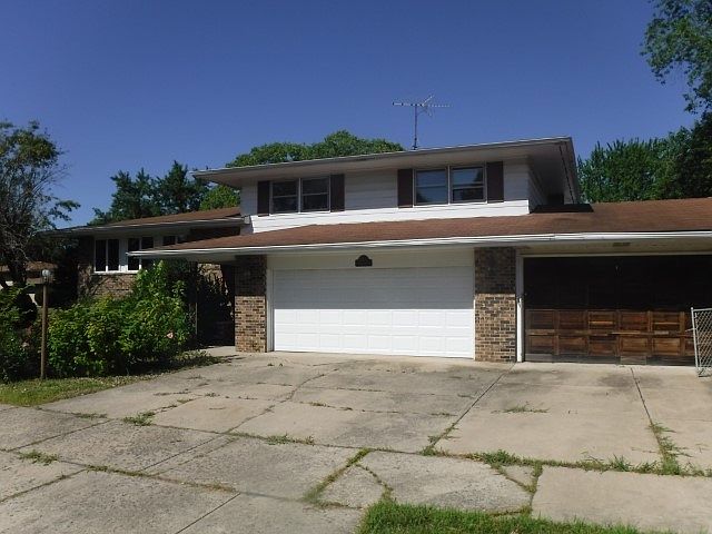 1st image of 19224 Oakwood Ave