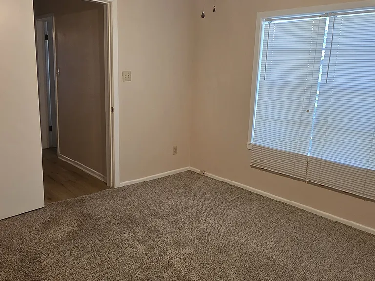 2117 Grand Ave — Photo 7