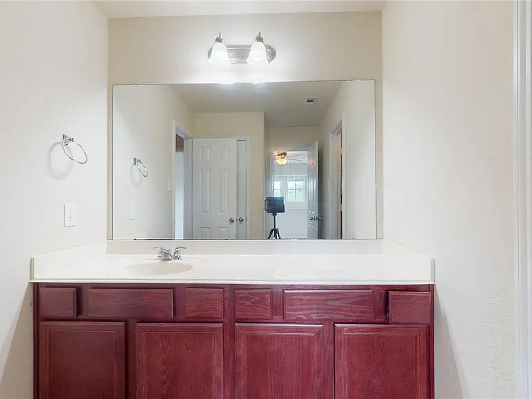 2102 Red Cedar Trl — Photo 38