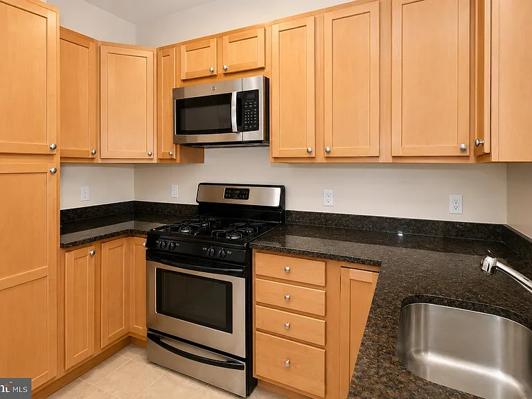 38 Maryland Ave #507 — Photo 12