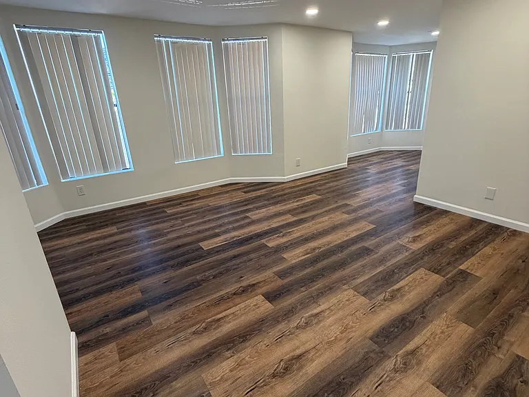 2935 Montrose Ave #104 — Photo 1