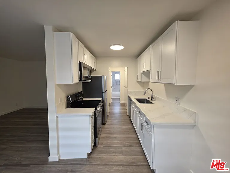1433 Brockton Ave #4 — Photo 4