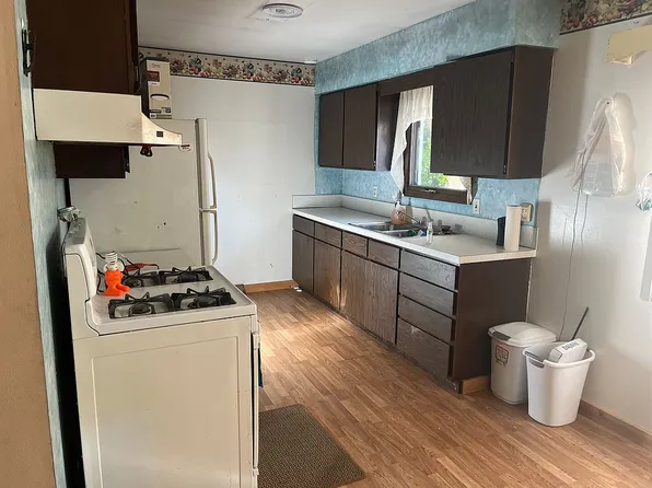 9810 Kenowa Ave NW, Sparta, MI 49345