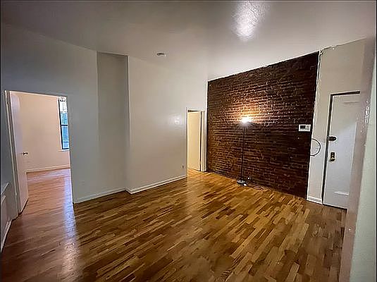 2nd image of 220 E 29th St