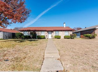 2205 E Crosby Rd, Carrollton, TX 75006