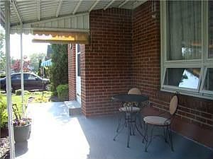 4th image of 38 Pinevale Ct