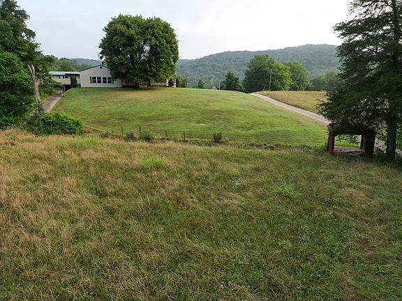 20th image of 597 Lost Hollow Rd