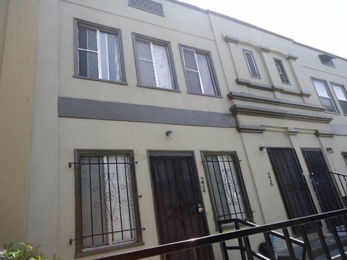 1st image of 226 Columbia Pl