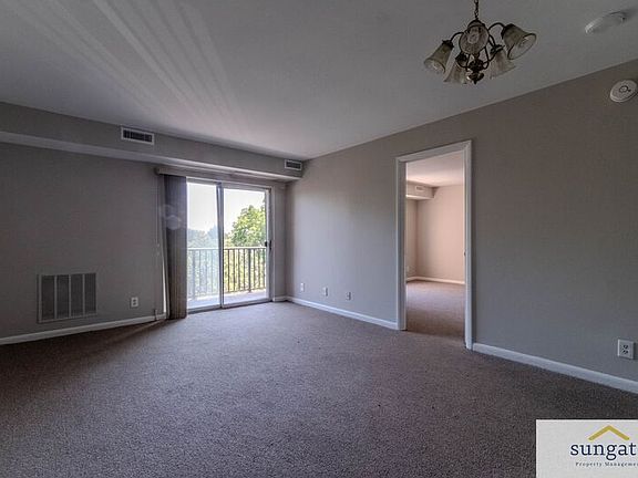 3rd image of 12001 Old Columbia Pike APT 517