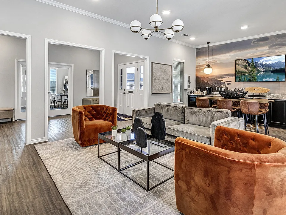 Resident lounge with beverage bar