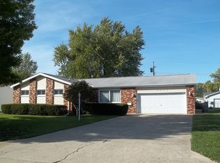 3520 Oak Ave, Mattoon, IL 61938