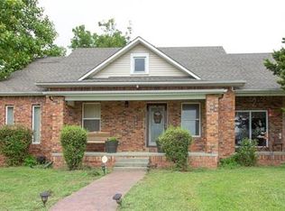 35300 S Holloway Rd, Oak Grove, MO 64075