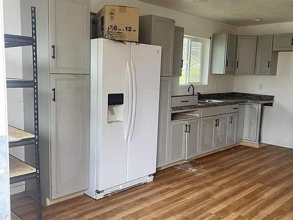 3rd image of 501 & 650 Bonnie Ln
