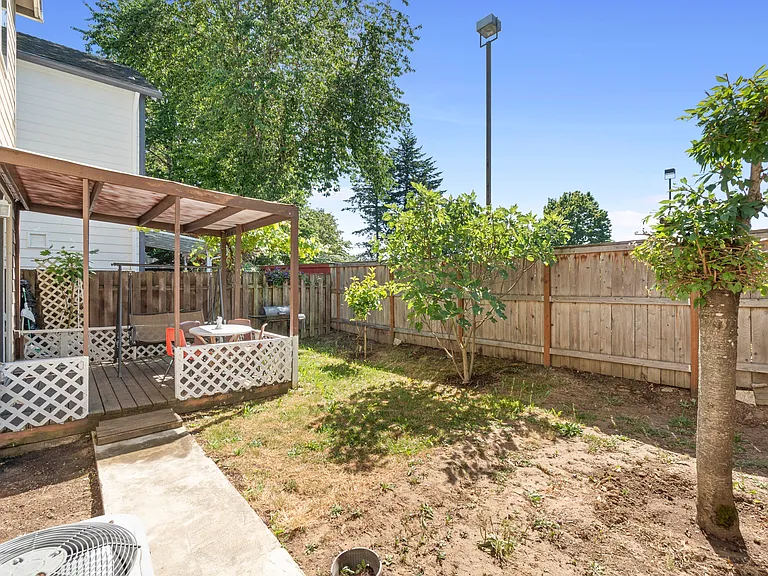 1639 SW Wright Pl — Photo 9