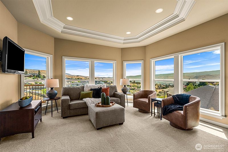 4th image of 110 Pheasant Canyon Court