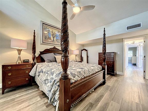 4th image of 4203 Fairway Cir