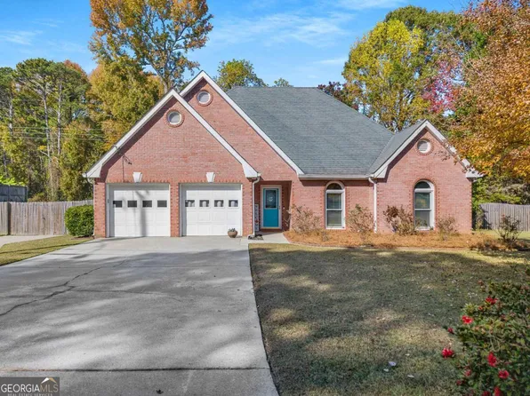 900 Burning Bush Dr, Loganville, GA 30052