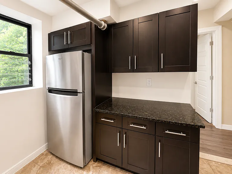 4 Carnegie Ave #BASEMENT — Photo 5