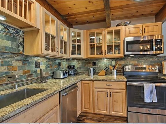 3rd image of 740 Irving Way