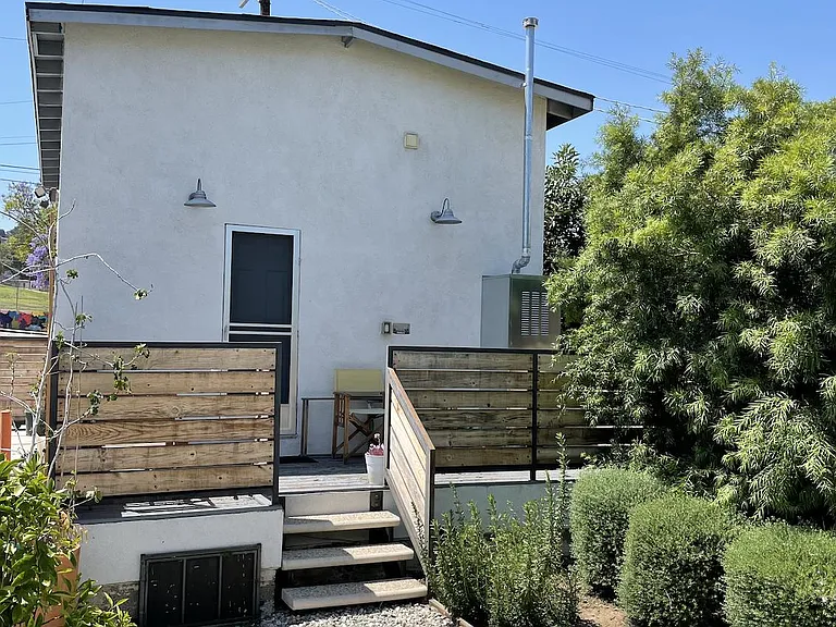 4540 Huntington Dr N — Photo 3