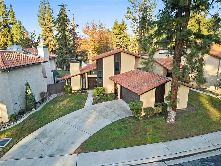 4157 Pinewood Lake Dr — Photo 38