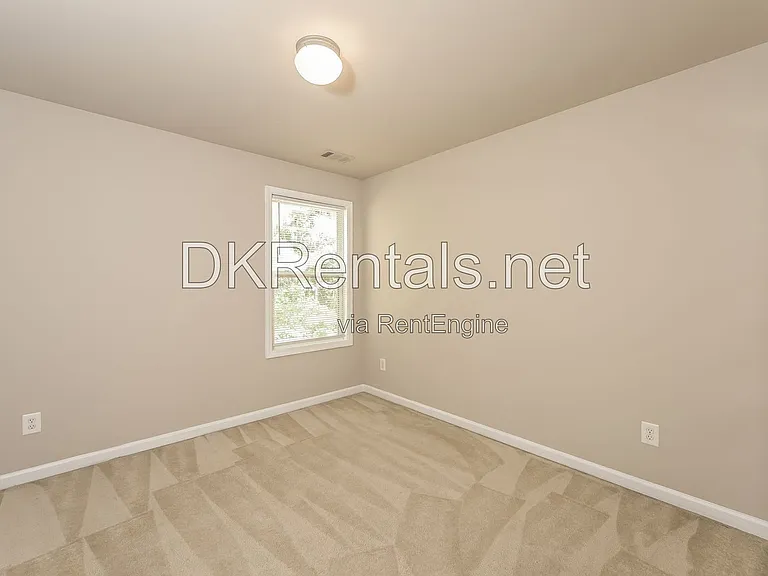 4102 Dahlgreen Way — Photo 12