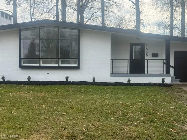 1639 Oakdale Dr NW, Warren, OH 44485