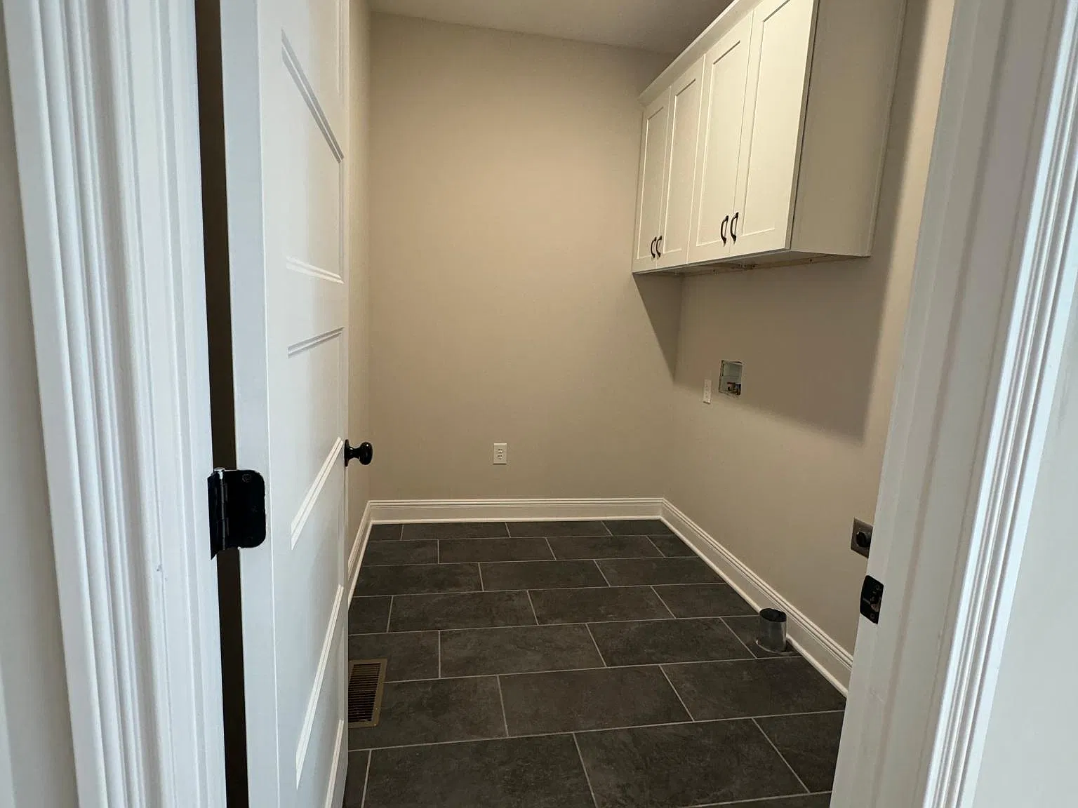 4 bed, 1750 sqft, $2,400 — Photo 4