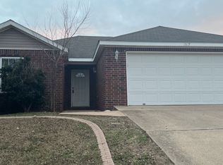 2607 SW 10th St, Bentonville, AR 72712