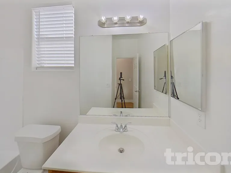 7428 W Pioneer St — Photo 12