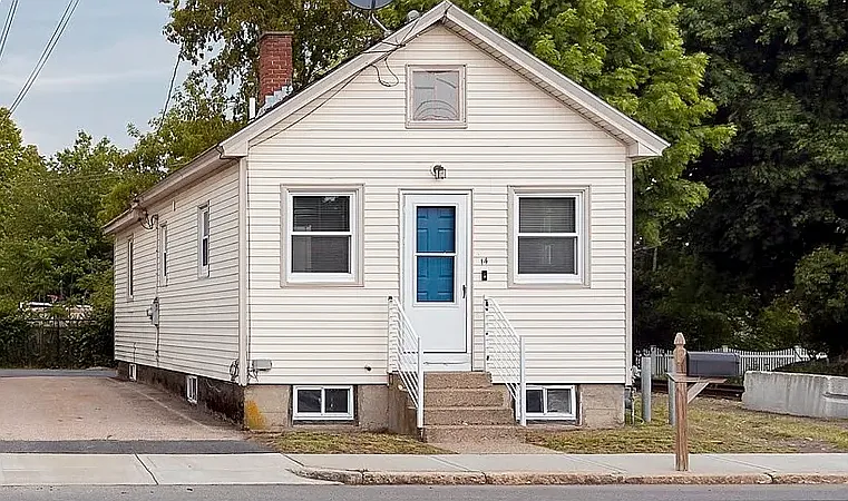 14 Hartford Ave E