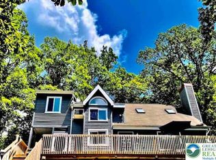 1026 Hampstead Rd, Bushkill, PA 18324