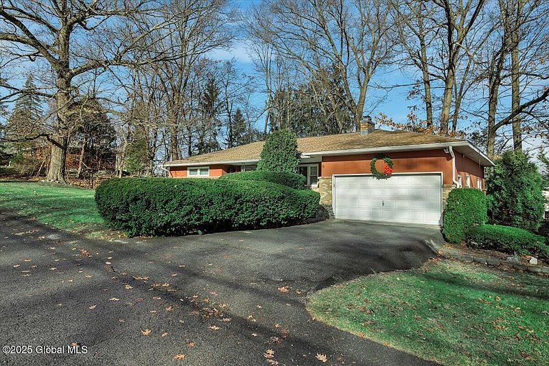 2nd image of 23 Farmingdale Road