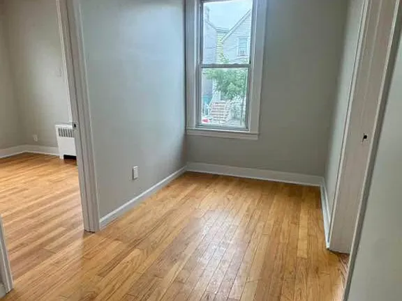 425-427 3rd Ave #5 — photo 4 of 7