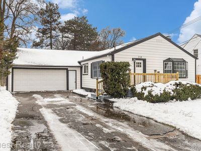 238 Coleman Dr, Waterford, MI, 48328