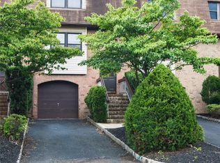 4902 N Oaks Blvd, North Brunswick, NJ 08902