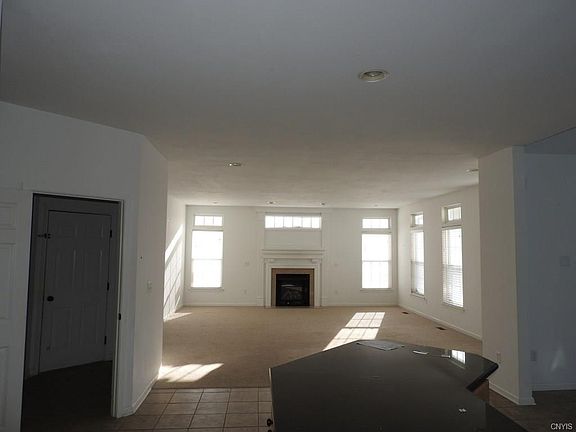 4th image of 21 Silversides Way