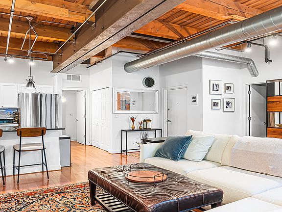 5th image of 420 W Ontario St APT 301