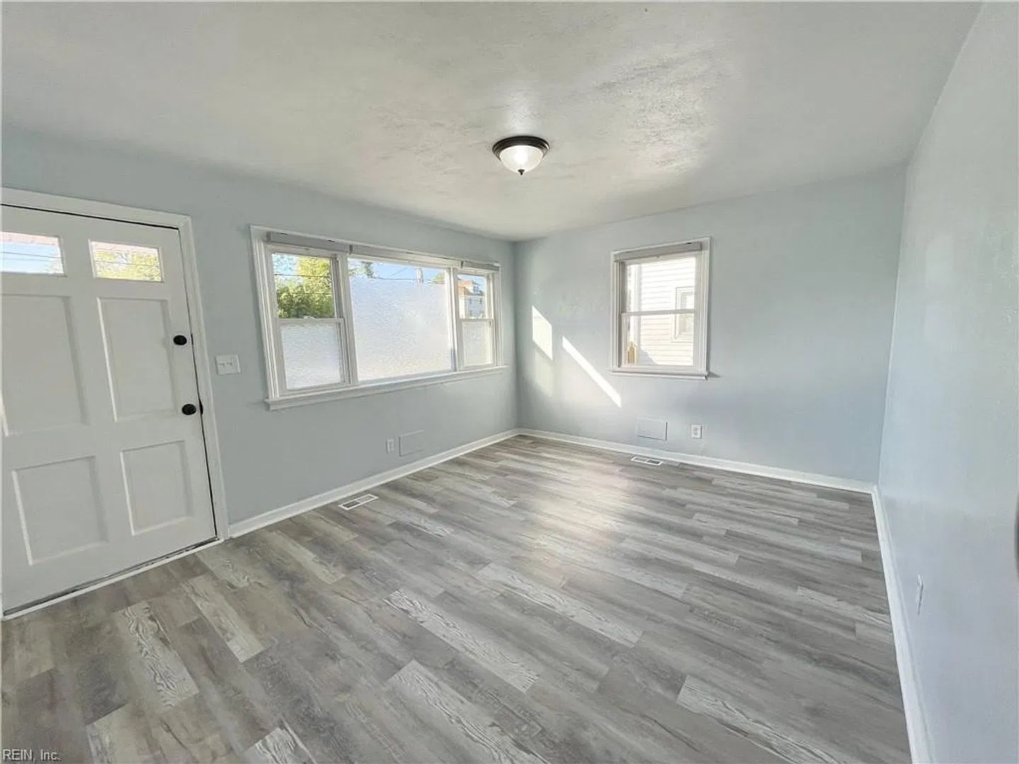 1118 Little Bay Avenue — Photo 2