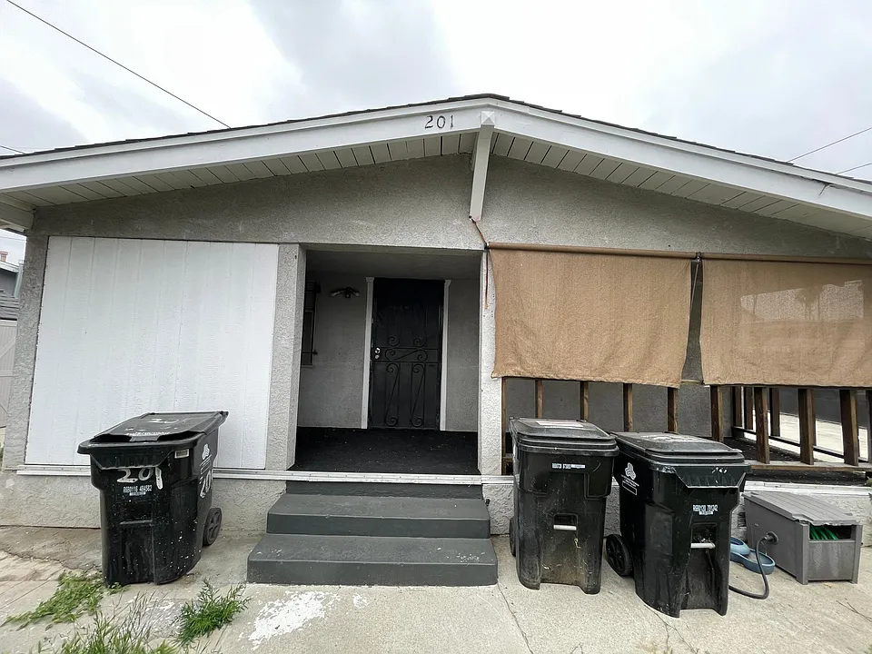 201 W 78th St