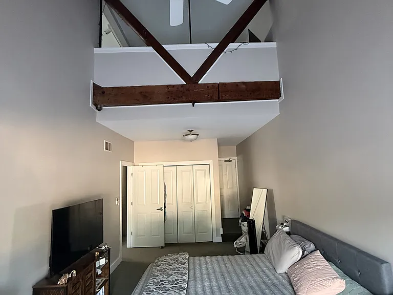105 E 11th St #109 — Photo 24
