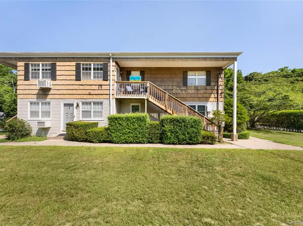 40 Canoe Place Road #5, Hampton Bays, NY 11946