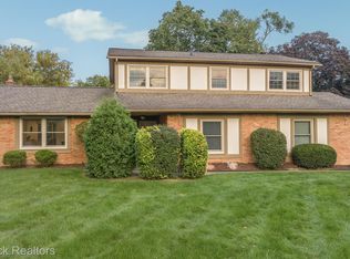 5301 Franklin Ridge Cir, West Bloomfield, MI 48322