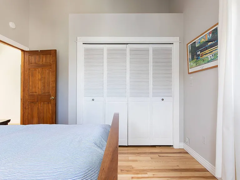2542 Pine St — Photo 13