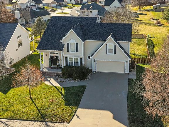 2nd image of 4708 Hallbrook Dr