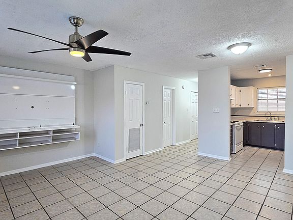 5th image of 1019 Magenta Rd #205D