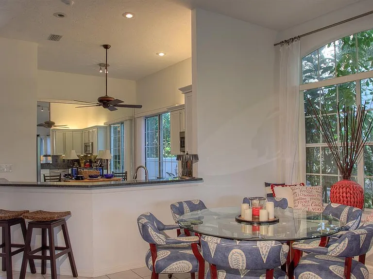 7911 Whitebridge Gln — Photo 16