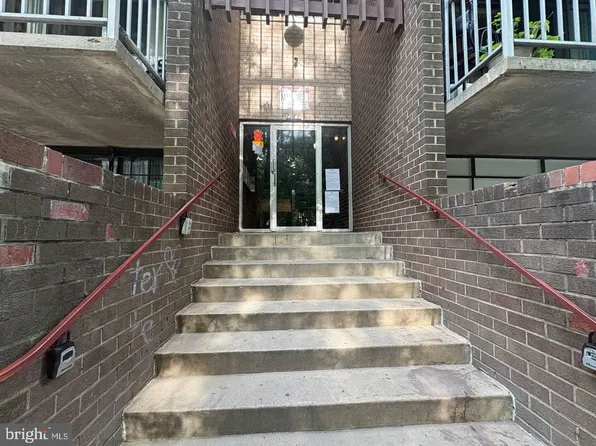 7979 Old Riggs Rd #9, Hyattsville, MD 20783